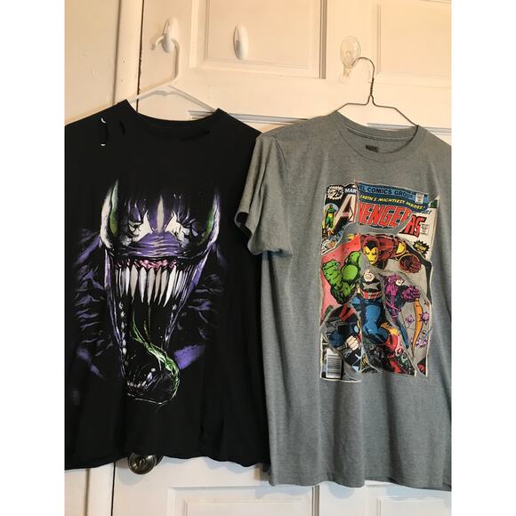 Marvel Comics T-shirt Men's L  Avengers & Venom Lot of 2 - Picture 1 of 10